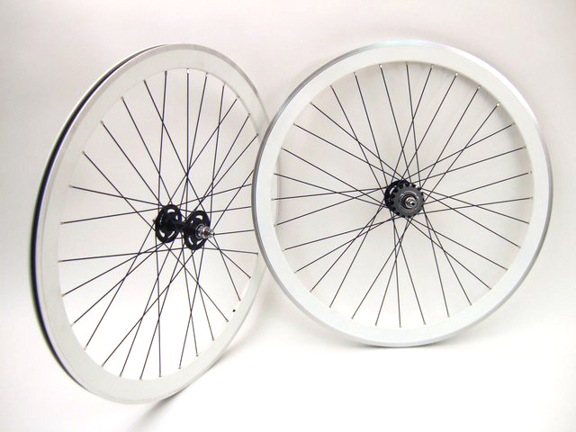 white wheels bike
